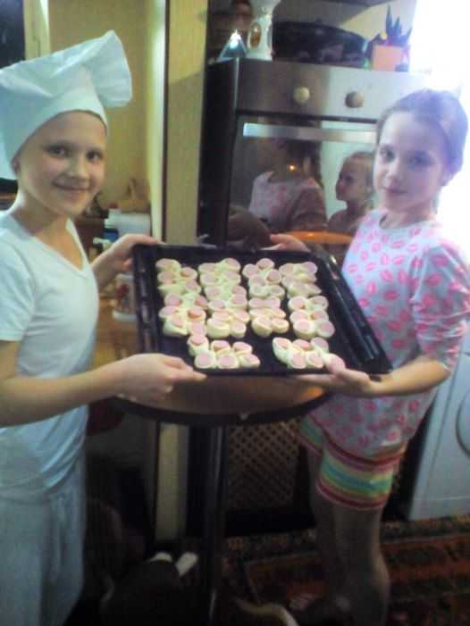 СЕГОДНЯ ПРАЗДНИК У РЕБЯТ