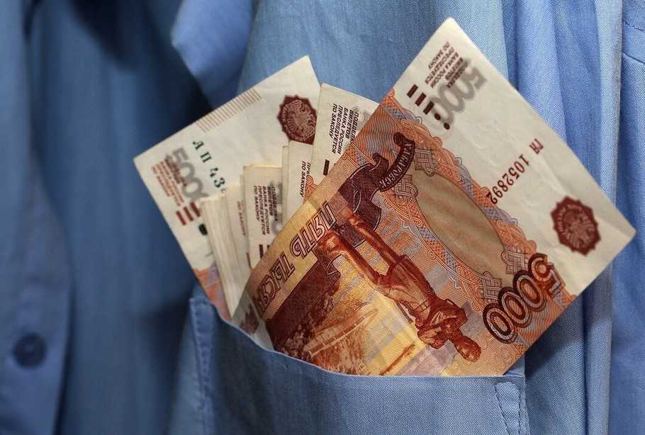 Даже в условиях пандемии средняя зарплата в городе на Неве выросла на 3,7%
