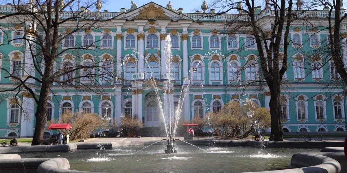 В Петербурге открыли сезон фонтанов
