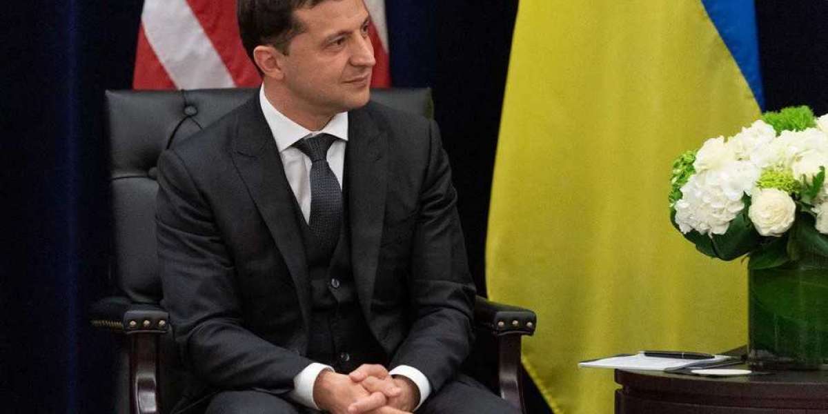 Зеленский принимает от Запада плевок за плевком, но сделать ничего не может