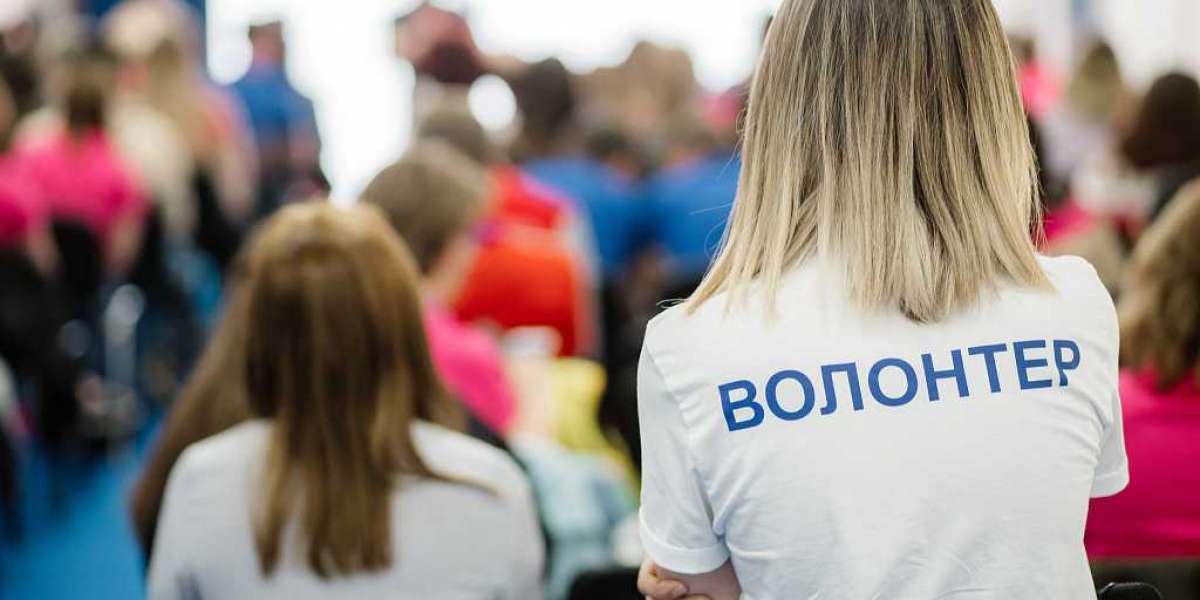 Волонтеры благотворительного фонда «Колос» привезли продуктовый набор пенсионерке