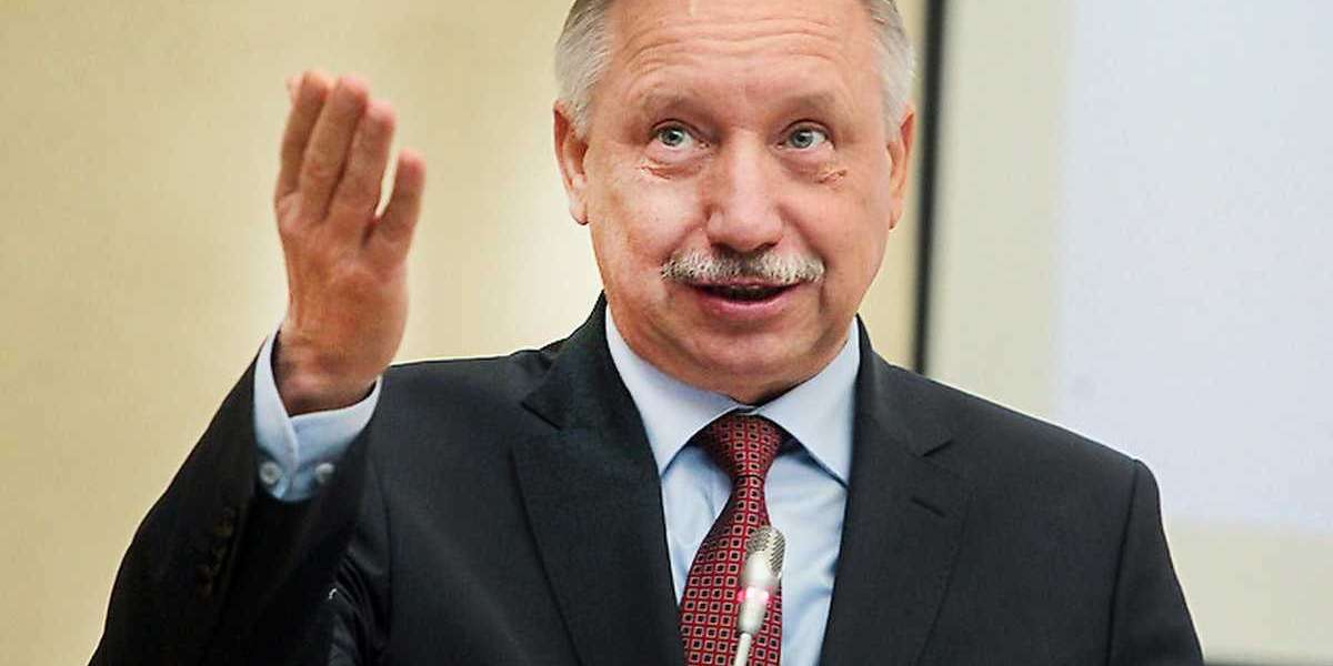 Беглов достал из полки инструмент из 90-х – какой?
