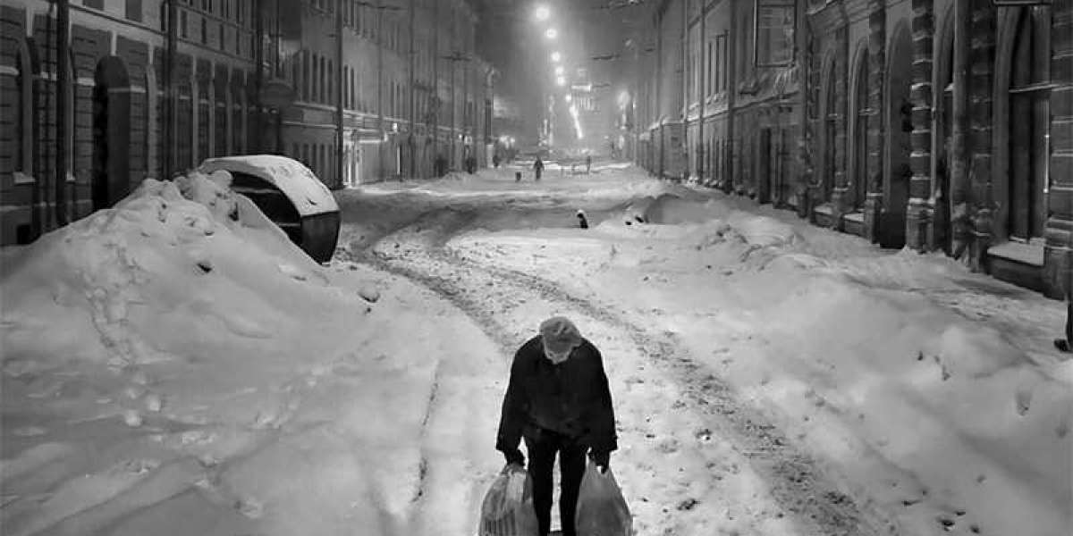 Обнять и плакать. Как бегловский Петербург стал самым унылым городом России
