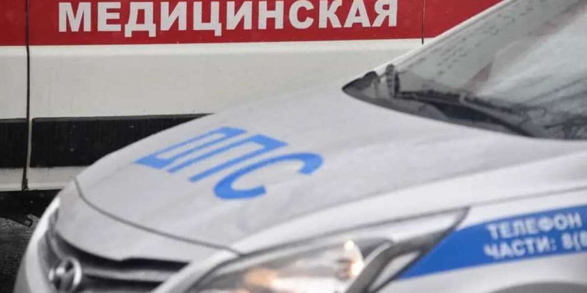 Мужчина сломал зеркало машине скорой и расстрелял воздух