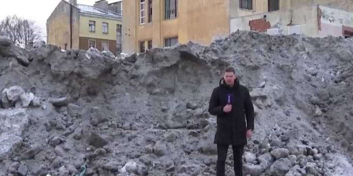 Есть ли в Смольном сволочи и дегенераты?