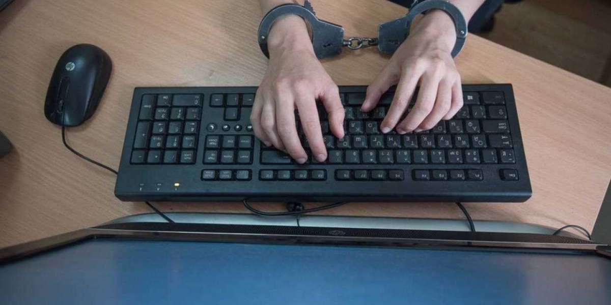 Полиция заподозрила задержанного безработного в развращении петербургской третьеклассницы