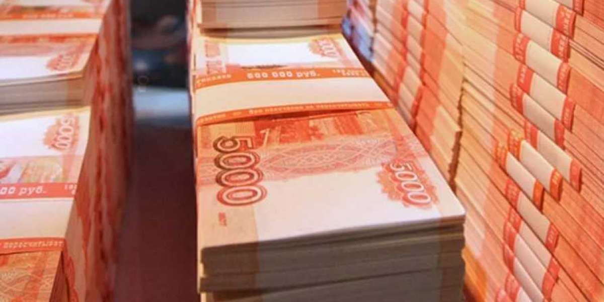 «Хоть один нормальный олигарх». Пригожин дарит деньги