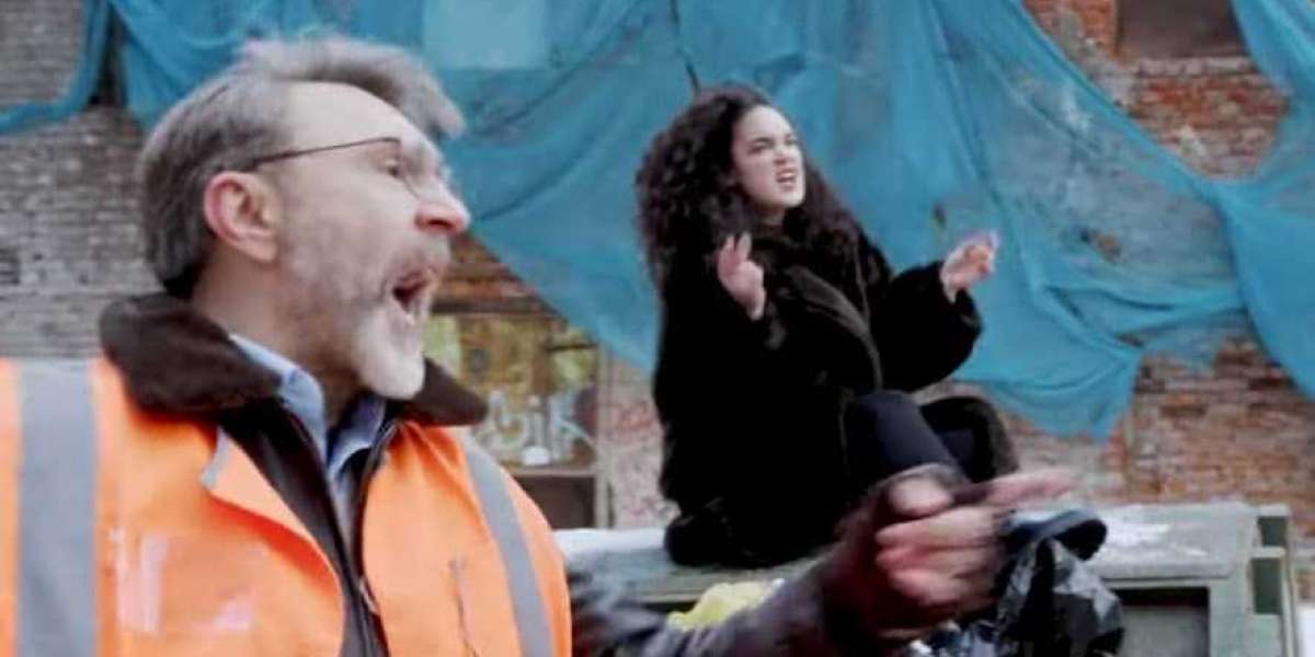 «Наверху уи пинают», - Шнуров раскрыл смысл работы Беглова