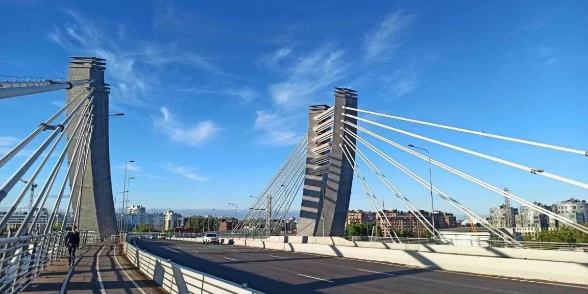 Первый автобус по мосту Бетанкура пустят только через полгода