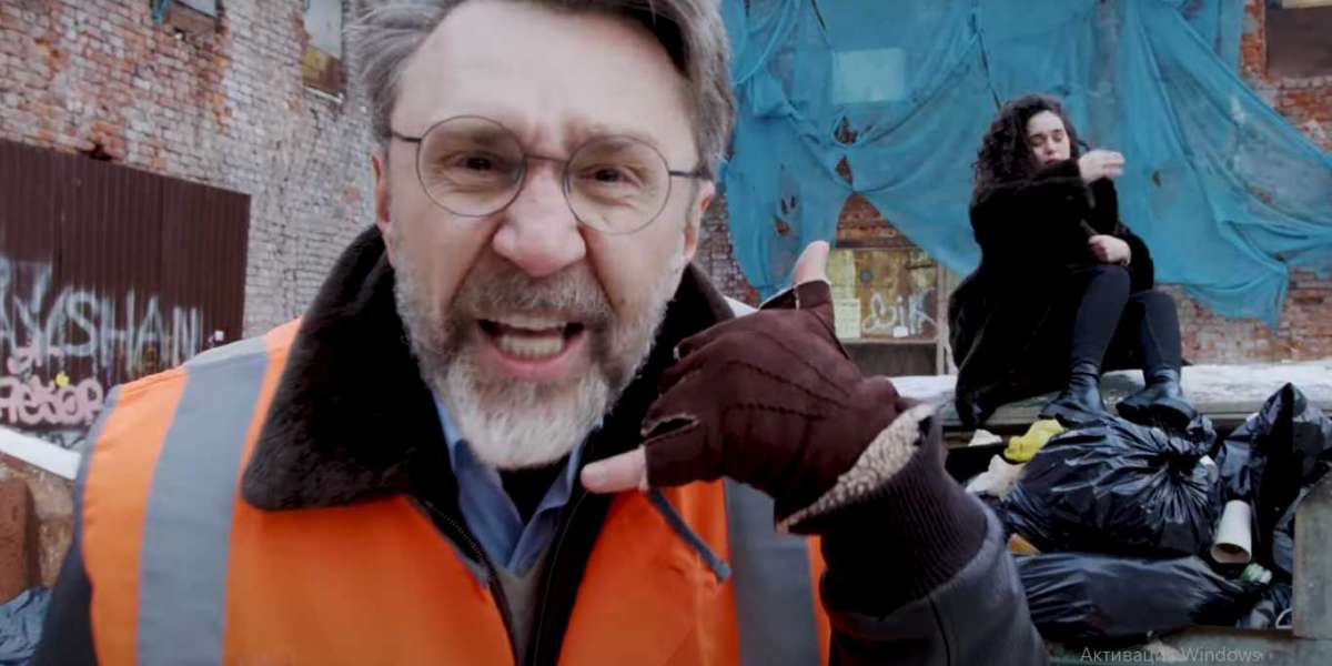 «В Питере - говно»: Шнур встал на борьбу с мусором и снегом в Питере, но по-своему