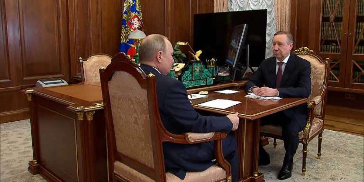 Смольный снизошел до петербуржцев только после пинка от президента