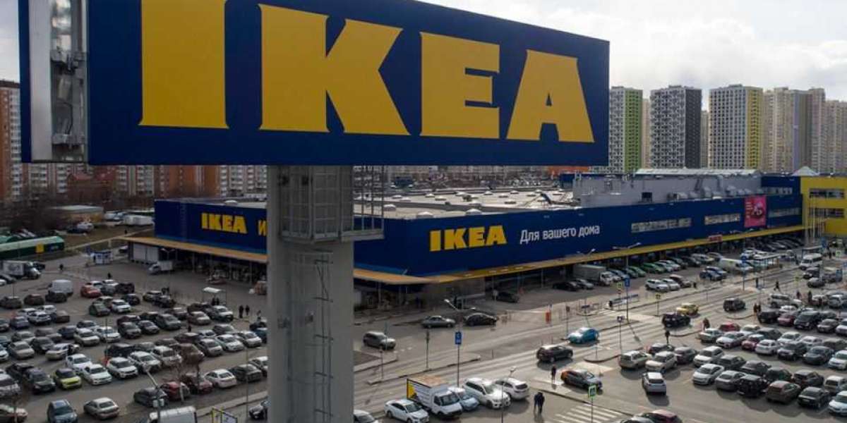ИКЕА приостанавливает работу в Петербурге